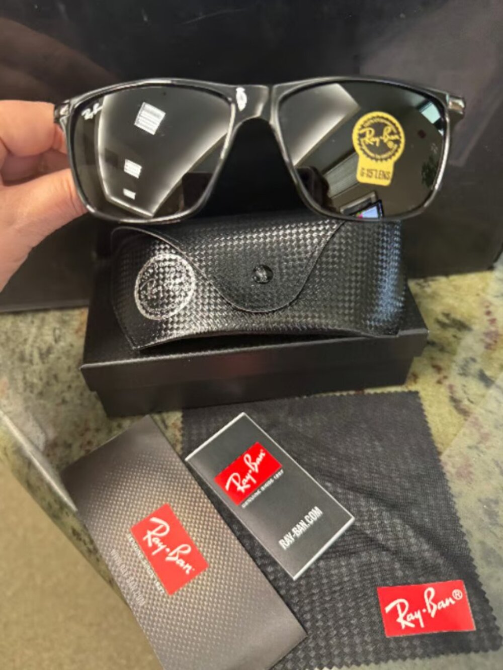 Ray-Ban Sungrasses Unisex - NIB - Never Worn w/tags - FREE SHIPPING